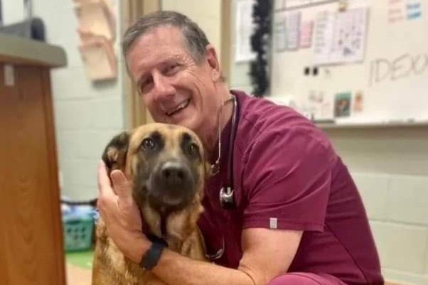 Read more about the article Vet Spotlight: Dr. Bob Cunningham- Spanish Fort Animal Clinic